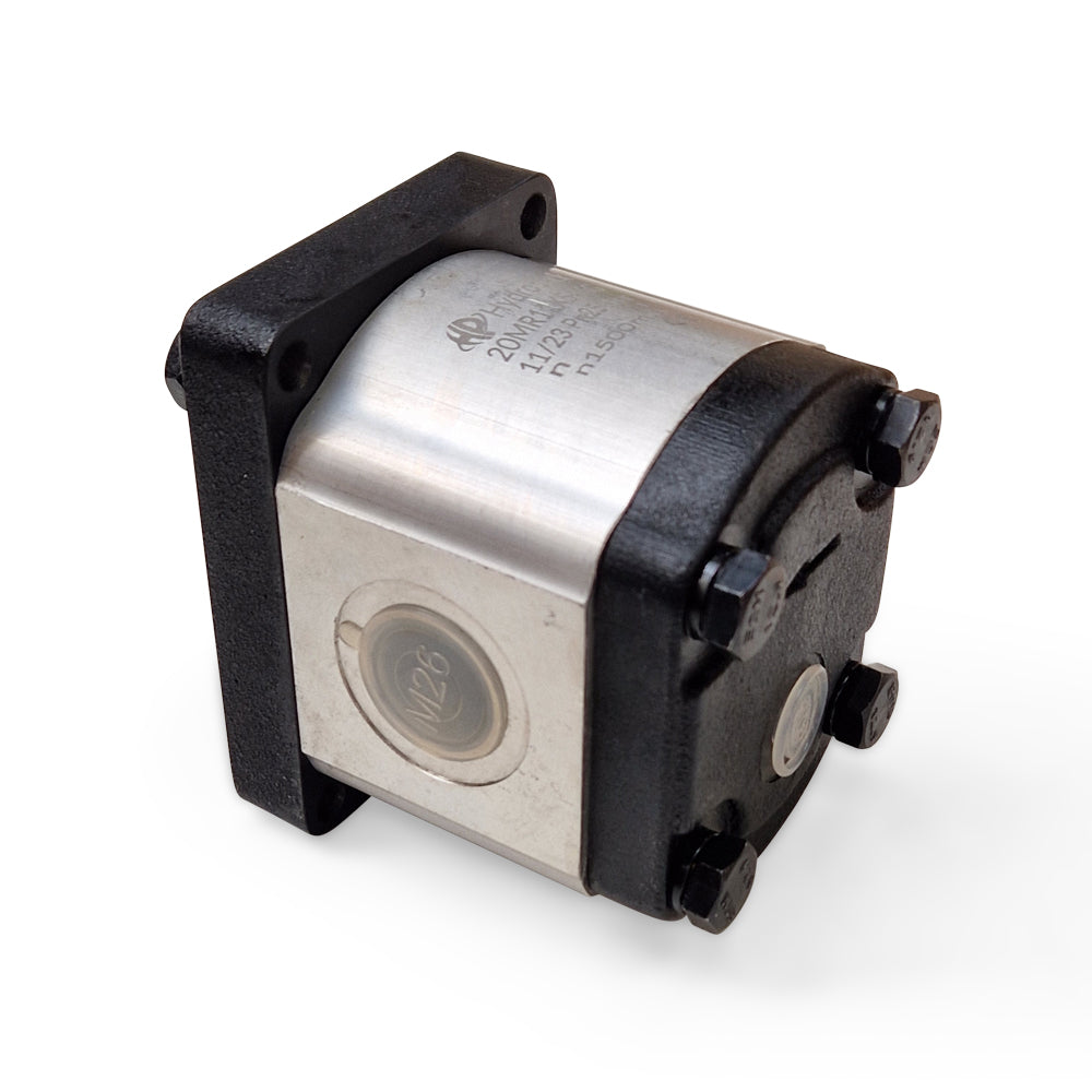 15cc Group 2 Reversible Gear Motor 4 Bolt 1:8 taper 250 Bar WP 3/4" BSP Ports + 1/4" BSP Drain